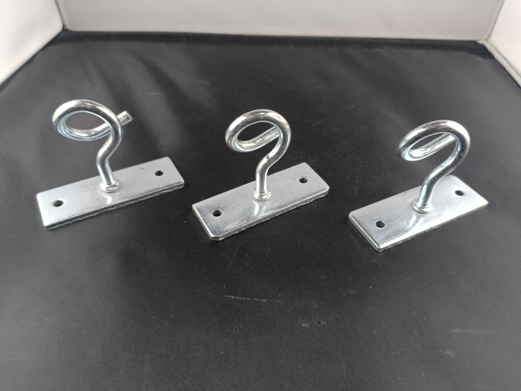 FTTH Accessories House Bracket Type C Retractor